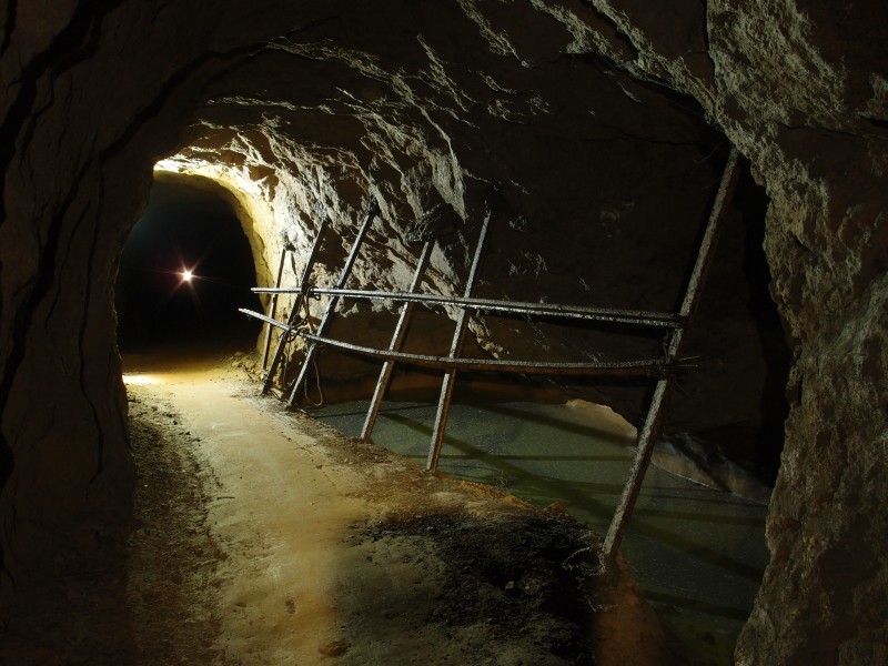 P6067847.JPG - Flooded area, silted open stope?