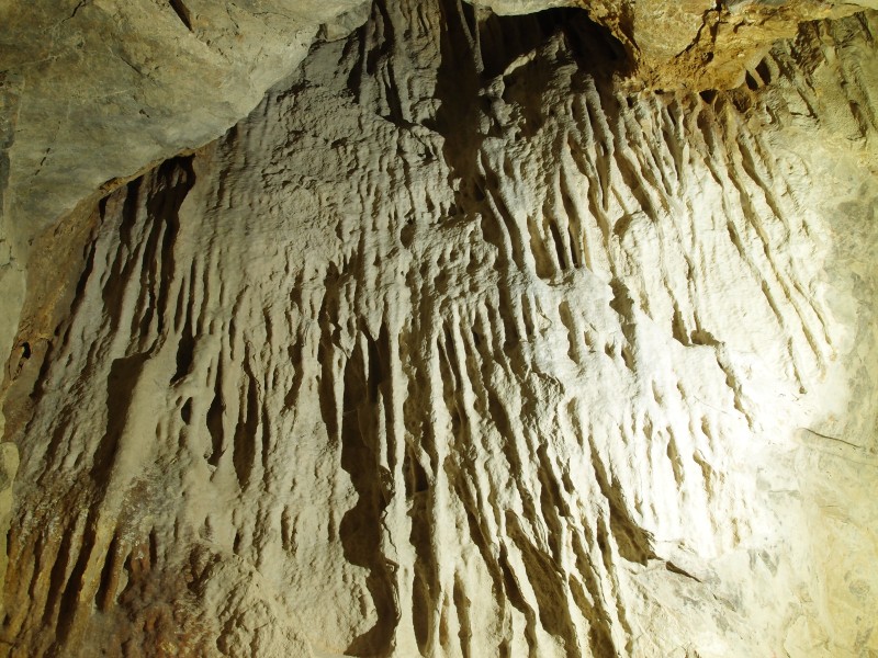 P6067774.JPG - Forth Adit, down one of the passages a small natural fissure was exposed.
