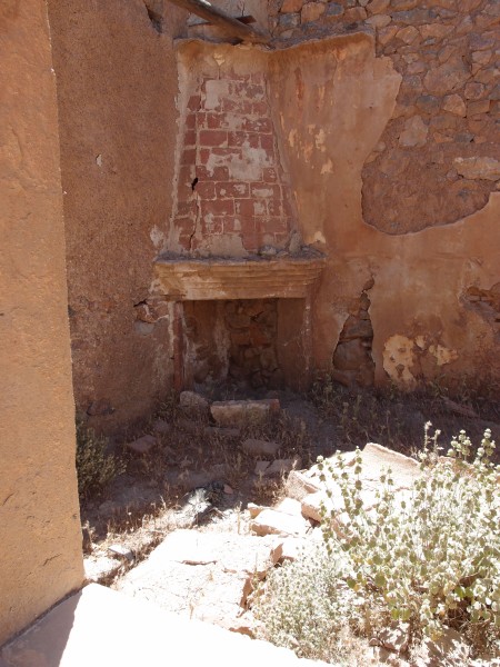 P6067804.JPG - Fireplace in the corner.