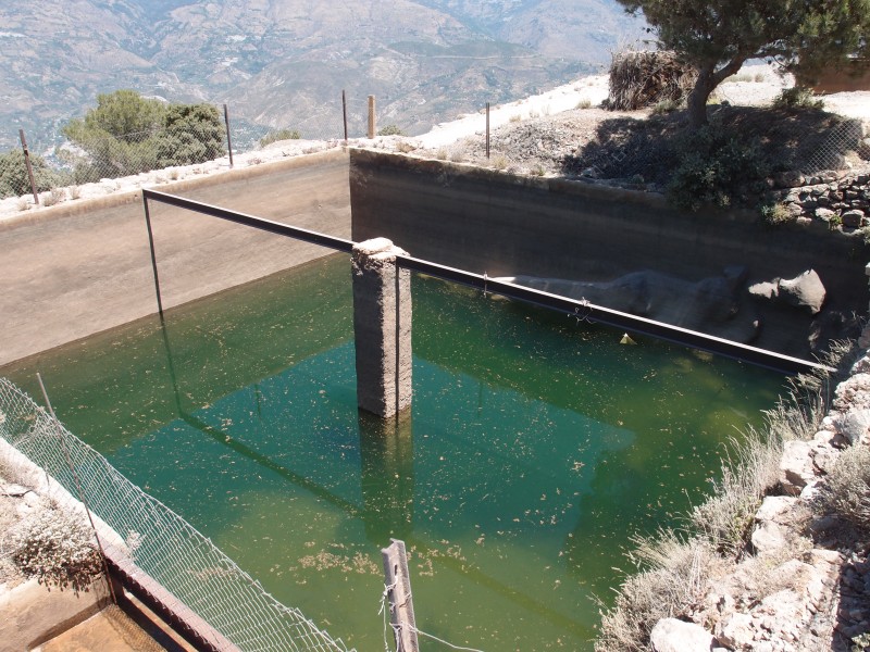 P6067819.JPG - Water tank.