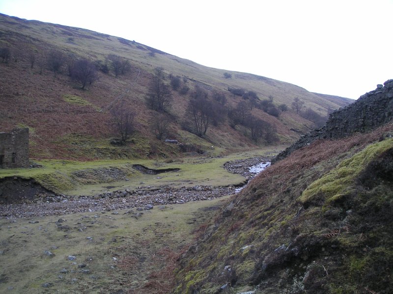 sfl_air_receiver.jpg - In the centre of the photograph, you can just about see the air receiver and underneath it to the left the adit.