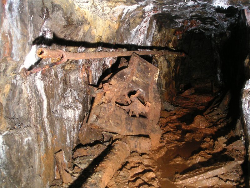 sc_handventilator.jpg - Just outside the chamber on one of the other passages is this hand cranked ventilation fan. One of the most intact pieces of machinery we have seen in Smallcleugh.