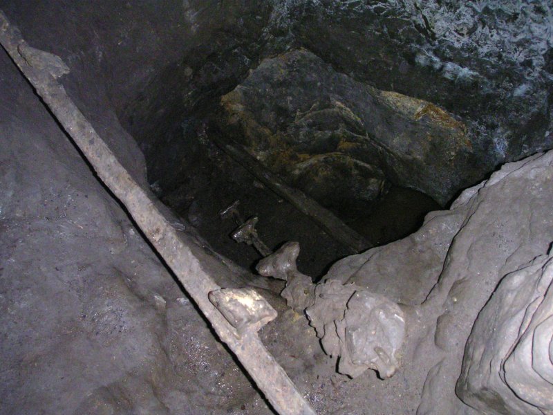 sc_rise1.jpg - After looking for the correct rise, we finally found it. This is looking down it, about 5m.