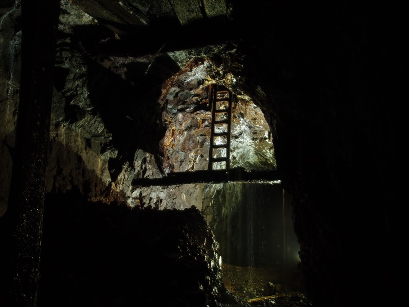 P7242989.JPG - Laddered platform and rise into higher stopes. Above the Middlecleugh 2nd Sun Vein.