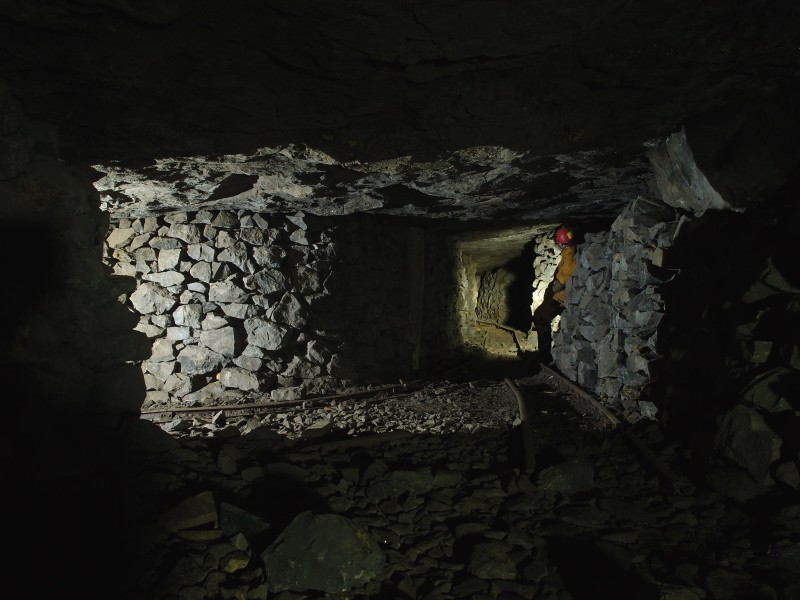 P7246300.jpg - At the junction with Incline Flats and the High Zinc Flat split. Messing around with lighting.