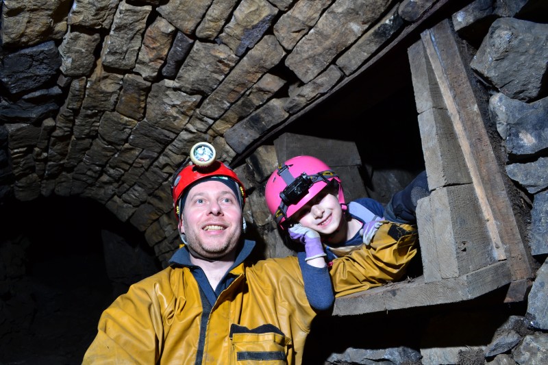 DSC_0293.JPG - Smallcleugh Flats, Hannah in a hopper.