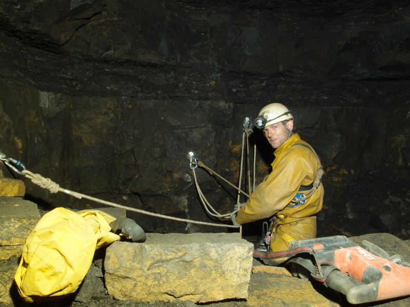 P5243007.JPG - Bell's Sump rigged up.