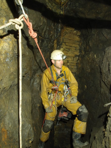 P5243012.JPG - Second pitch head in the first sublevel.