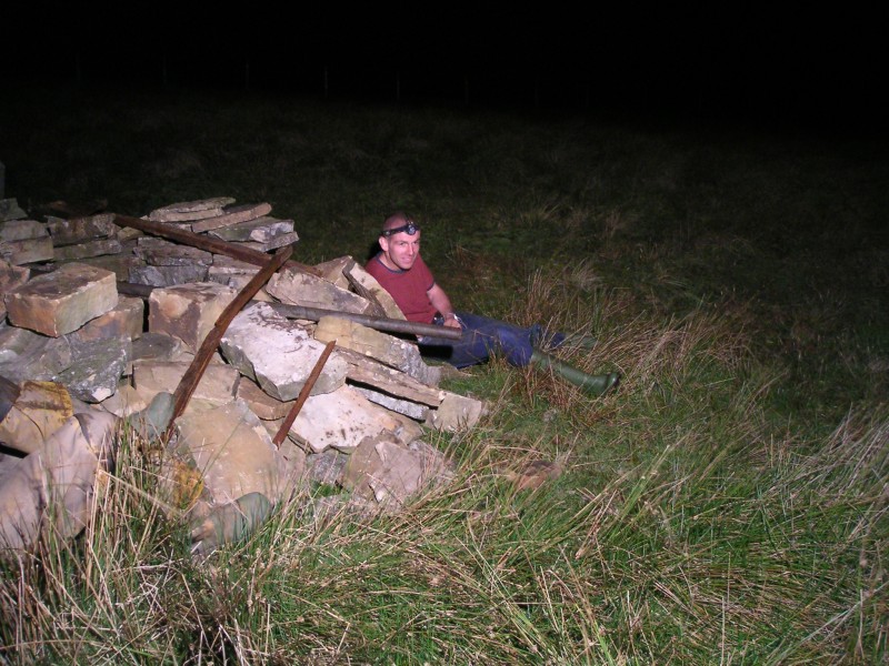 sc_aftertripkarli.jpg - Half eight in the evening what other thing could you possibly want to do than sit by a shaft on the top of a moor?