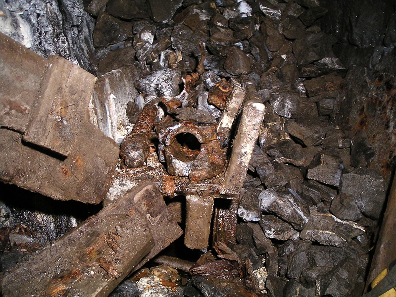 sc_sublev_oretruckwithparts.jpg - Fittings.