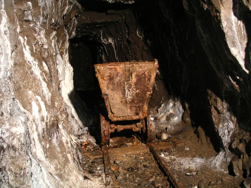 sc_sublevstope_oretruck.jpg - Ore truck.