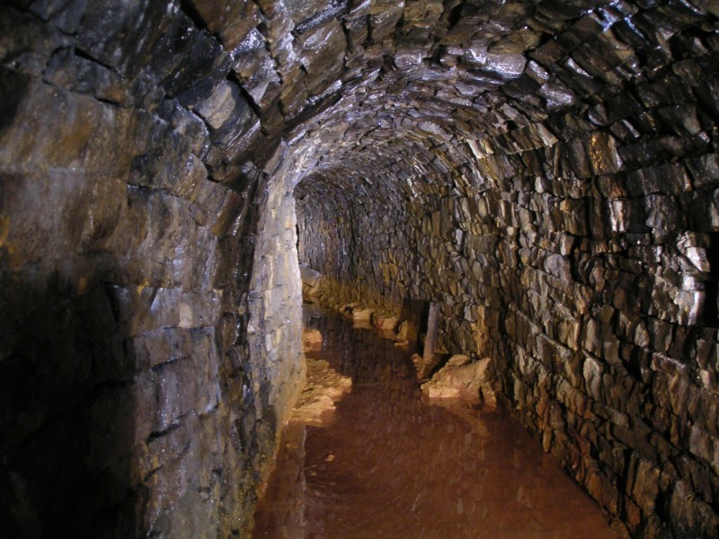 sc_middlecleughvsublevel2.jpg - View down the sub level looking north east.