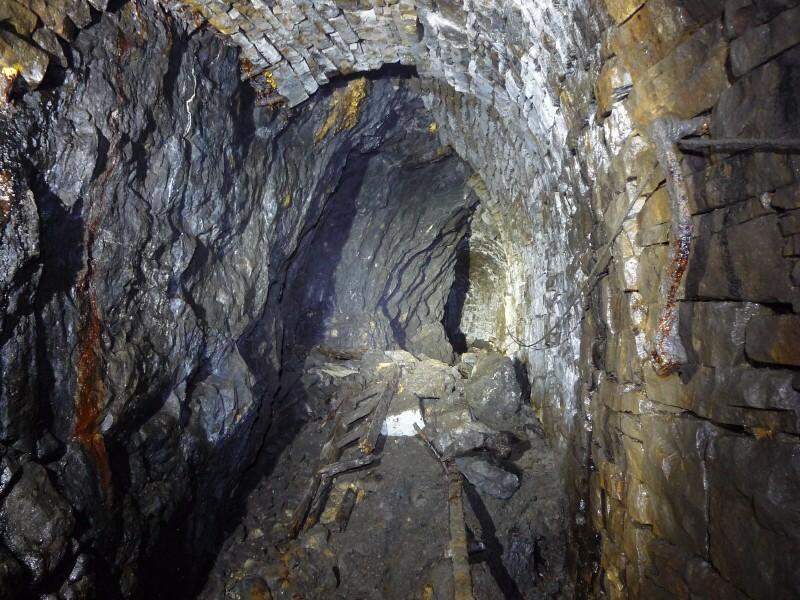 sc09_risetop_west.jpg - This is looking west from the rise top. A handle of some sorts can be seen in the stone arching.