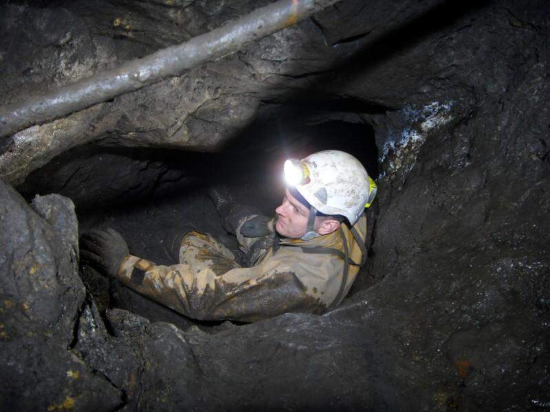 sc19_west_pass2bsmw2.jpg - The grot hole, leading down to the manway for Bogg Shaft.