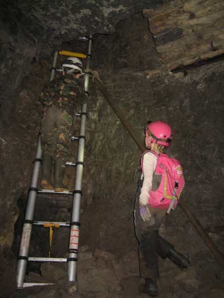 IMG_5093.JPG - Climbing up into Gullyback Cross Cut - girls will wear pink and boys will wear camo...