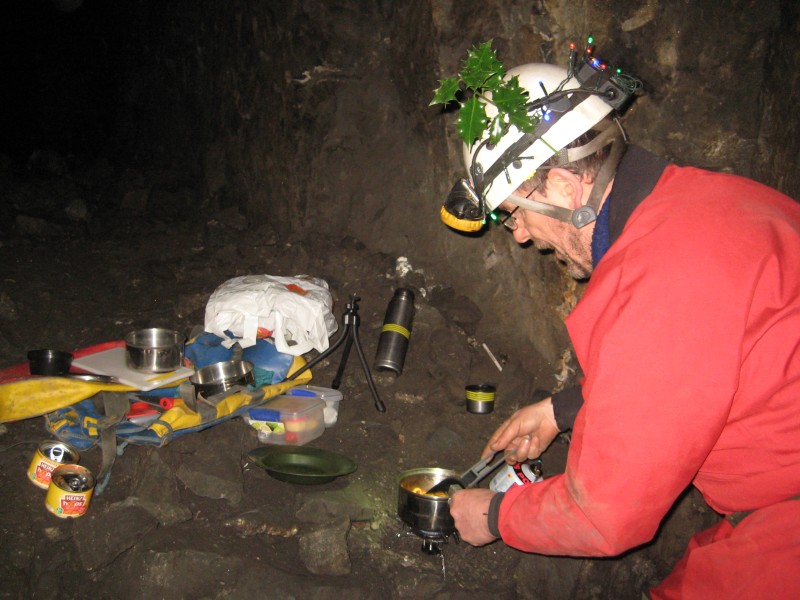 IMG_5098.JPG - Master chef Mark cooking the spagetti hoops.