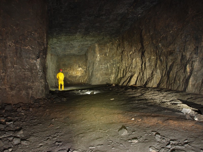 P2200821.JPG - Ballroom by flash and flood light combo.