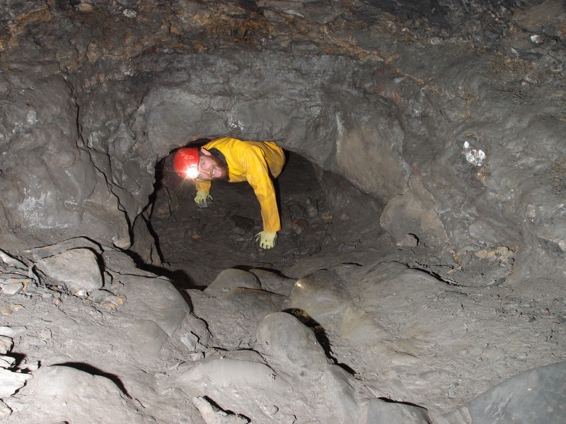 P2200852.JPG - Slippery slope - a not right.