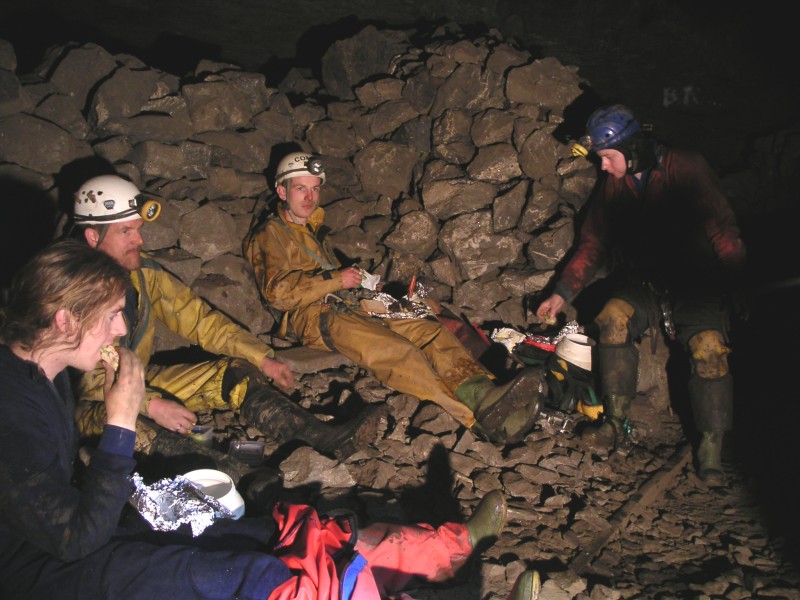 sc_lunch.jpg - Lunch in Smallcleugh Flats.