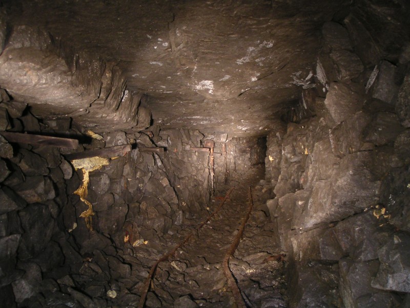 sc_newfanflats_mainflat.jpg - Looking at the direction we have come from, up the main flat in New Fan Flats.