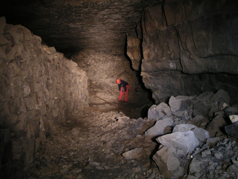 sc_topof_sc_flats_nearwheelflats.jpg - Looking down the flats above Smallcleugh Horse Level. Ambrose is looking down an oreshoot.