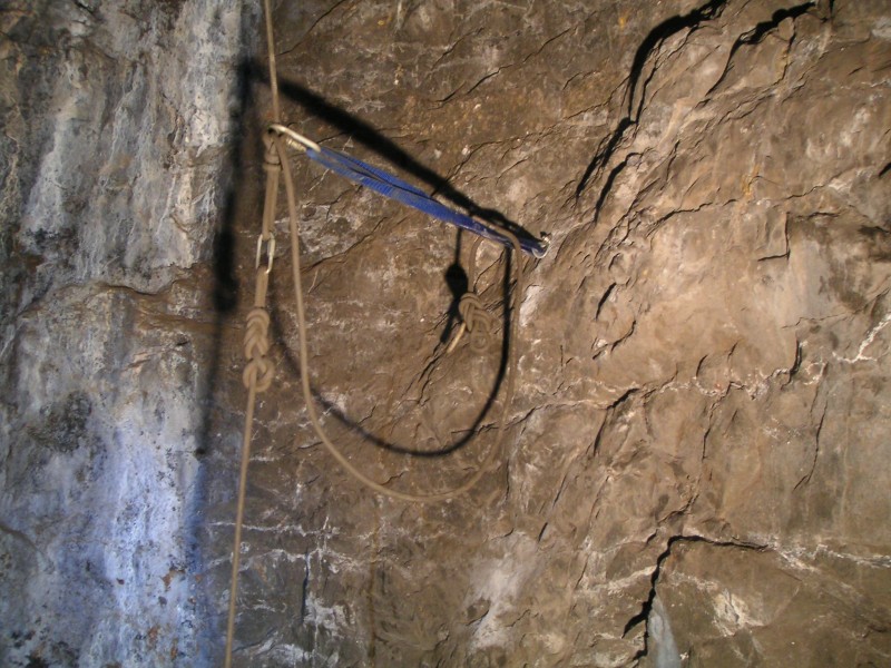 sc_hydraulic_rigging2.jpg - The third bolt for the deviation, and the rope joint.