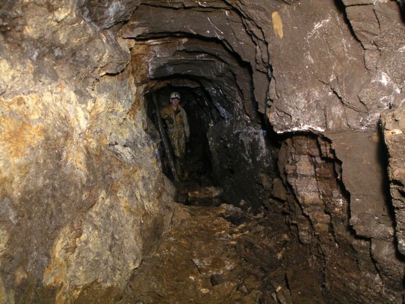 lc_lcv_sublevel1.jpg - View along the sub level towards the rise out.