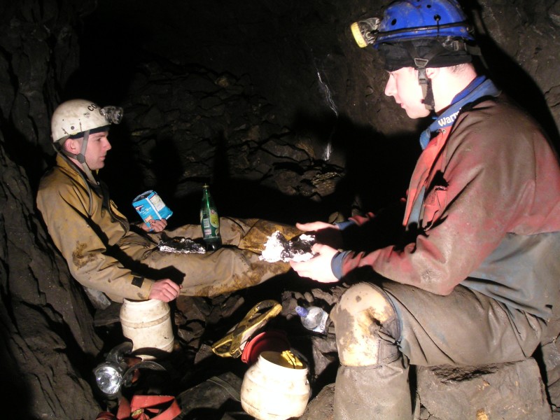 sc_mcssvs_xc_lunch.jpg - Lunch in the first cross cut.