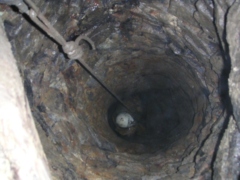 PICT0022.JPG - The ore shoot from sub level 2 going to Capelcleugh Level. The drop is 10m.