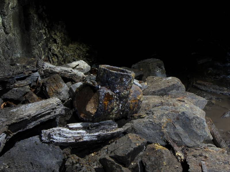 16_teejunc.jpg - Back in the horse level, a tee junction fitting for air pipes. I would imagine only a very limited amount of people would be interested in this.