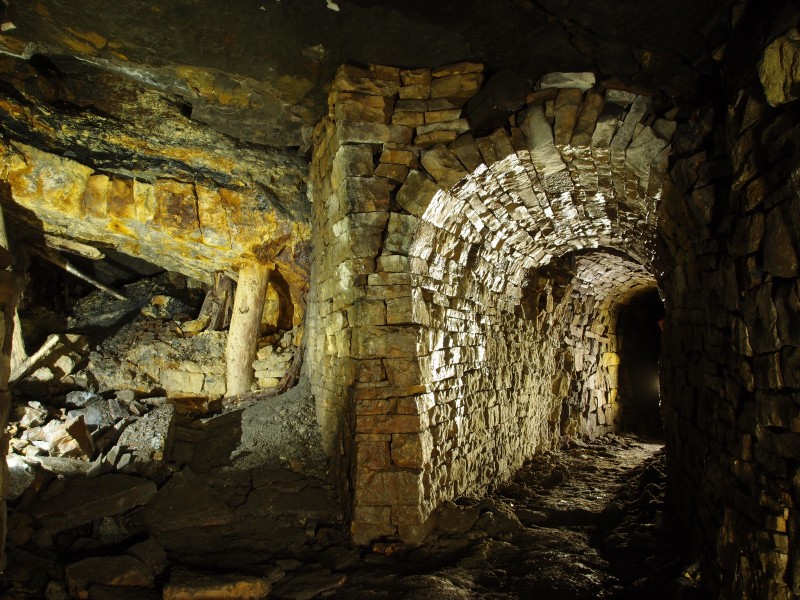 PC028589.JPG - Carr's Cross Vein, juction heading back to Barron's Crosscut.