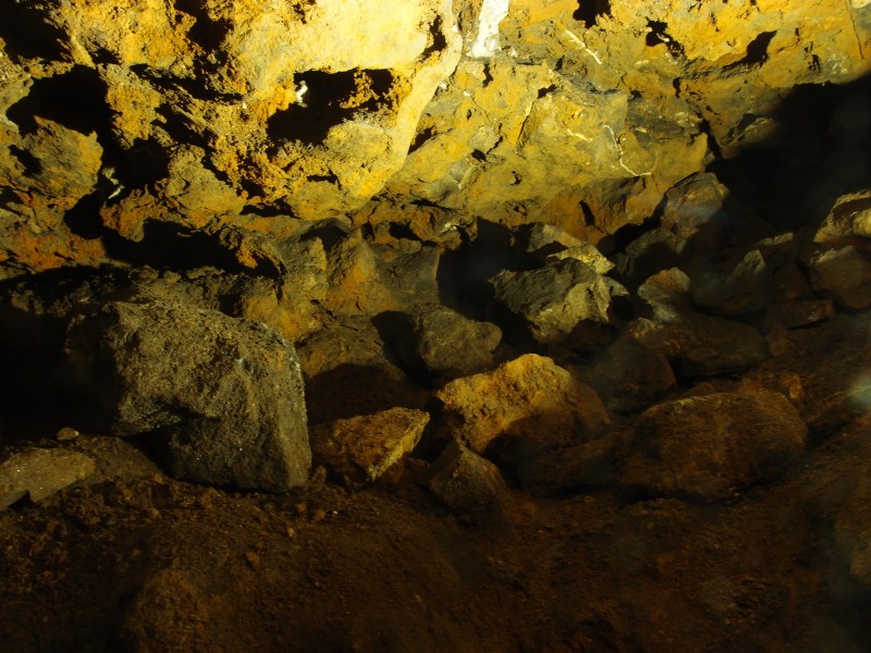 PC028600.JPG - Pockets on the crosscut to Middlecleugh North Vein.