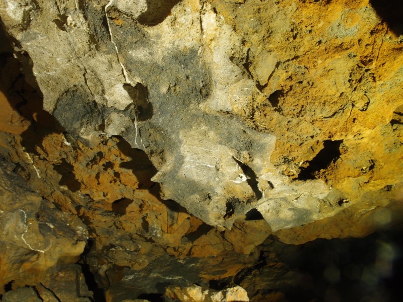 PC028601.JPG - Pockets on the crosscut to Middlecleugh North Vein.