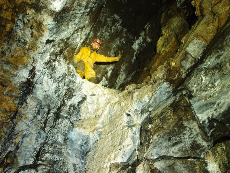 PC028623.JPG - View from the sump top, back upto the sublevel.