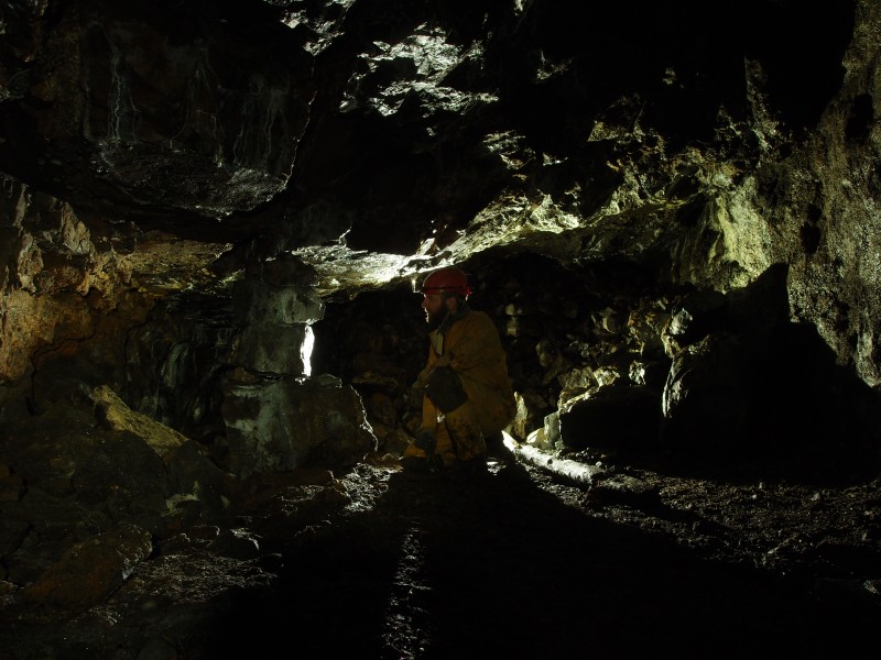 PC028625.JPG - Rock stack support for the shelf.