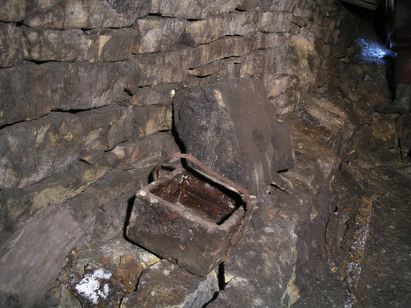 sc_wf_sl_basket.jpg - Wooden tool box.