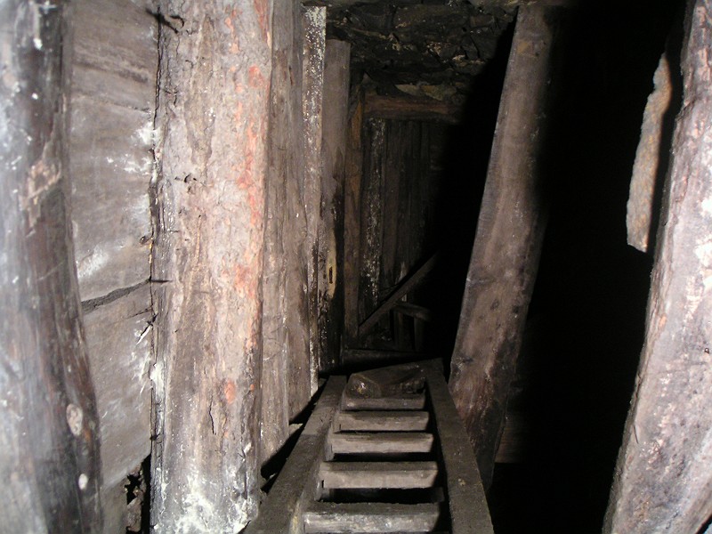 sc_wf_sl_upsump.jpg - Looking up the mayway side of the sump.