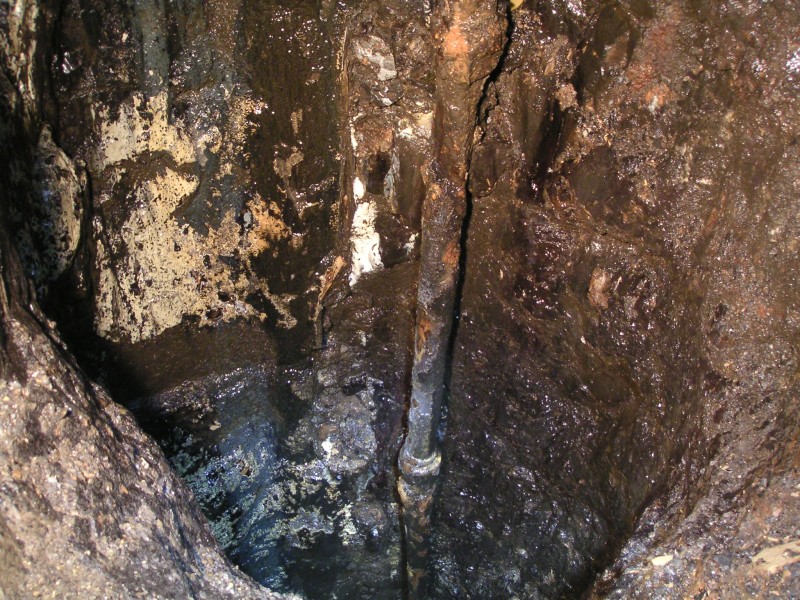 sc_wfsbrise_shaftdown.jpg - Looking down the shaft from the sublevel.
