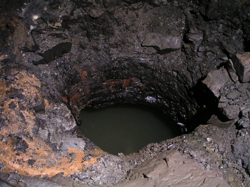sc_mcssv_drainedsump1.jpg - One of the drained deep blue sumps on Middlecleugh Second Sun Vein.