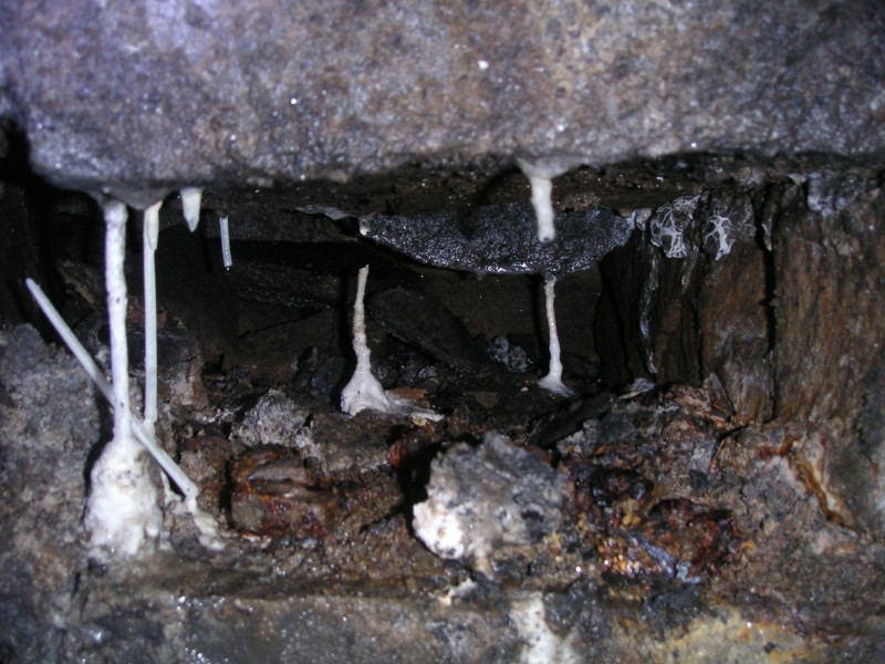 sc_barronsump_22m_slot2.jpg - One of the slots with straws, nuts and bolts. This is almost like a micro level.