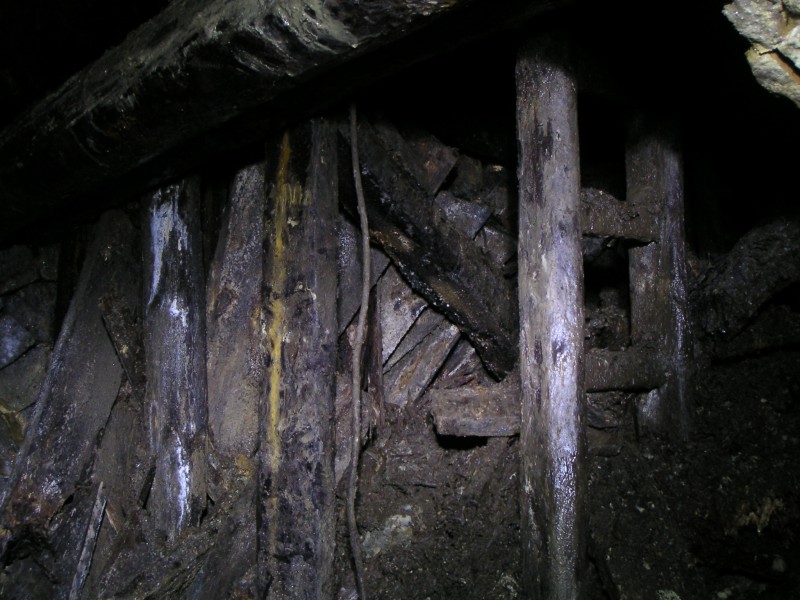 sc_sublevel_atk_bottom2.jpg - The tangle of timber at the bottom of Atkinson's Sump.
