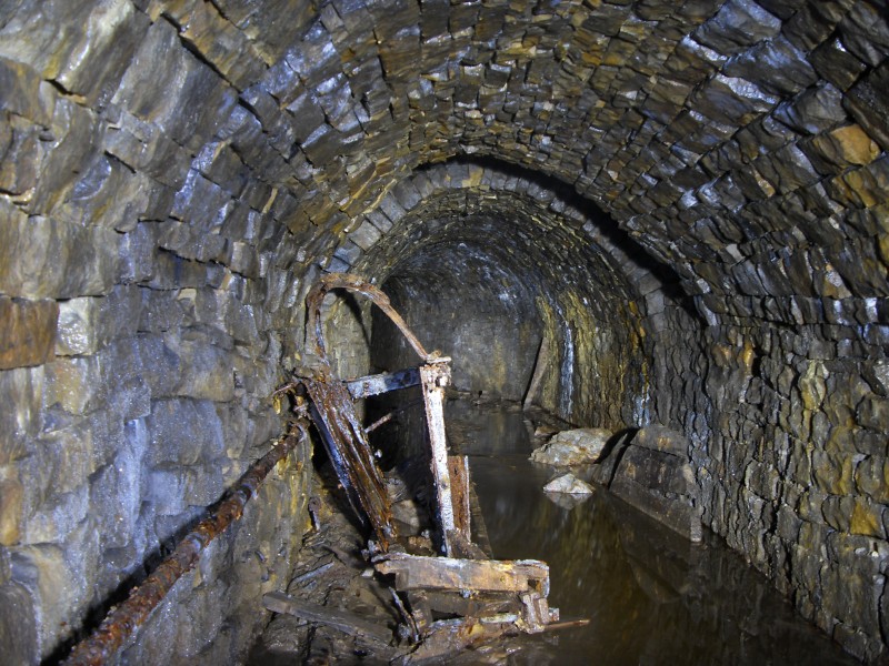 02_sc_mcssv_we_oretruck.jpg - Ore truck, just past the junction of Middlecelugh Second Sun and Longcleugh Veins.