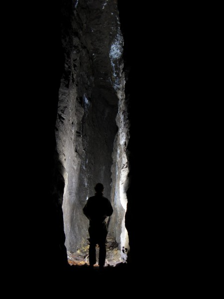 73_cowhillxv_stope6.jpg - Stope of Cow Hill Cross Vein.