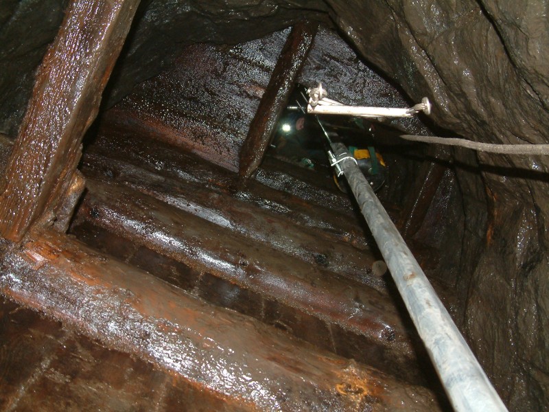 sc_1stmaypoleascent5.jpg - Rise up into higher workings, Smallcleugh Flats.