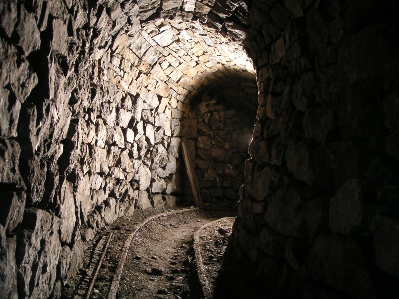 sc_xvein_subsublevel_corner.jpg - Sub level arching on the Smallcleugh Cross Vein.