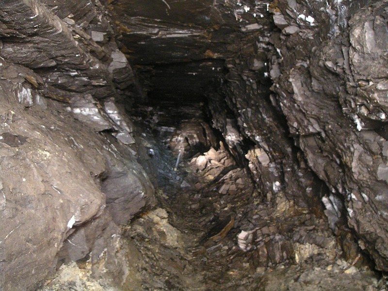 sc_middlecleughnnw_branch.jpg - Looking back from the Middlecleugh North Vein to the junction shown in the last photograph. This is were we found the blocked rise and blocked continuation.