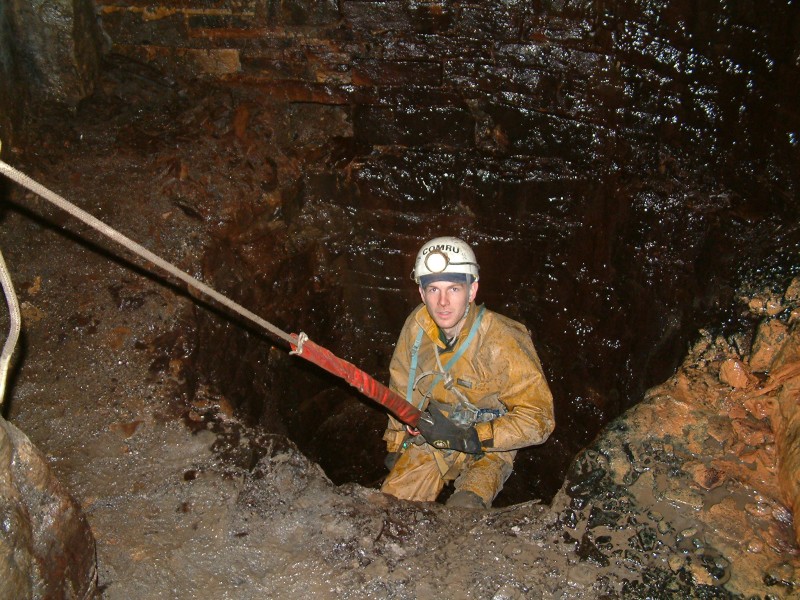 sc_whimsey_sump_descent3.jpg - Karli ready to abseil down.