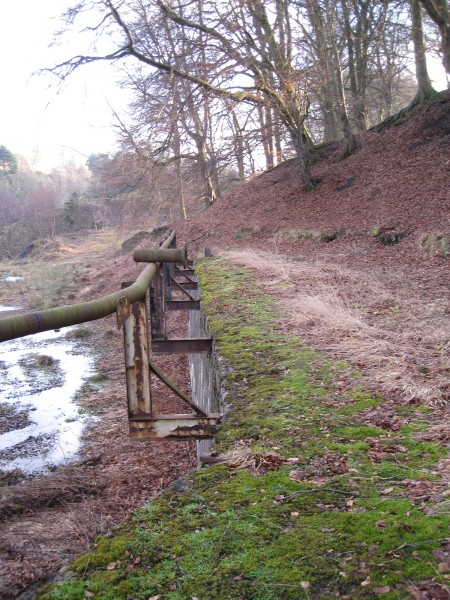 IMG_5615.JPG - Side view of the tipping rail.