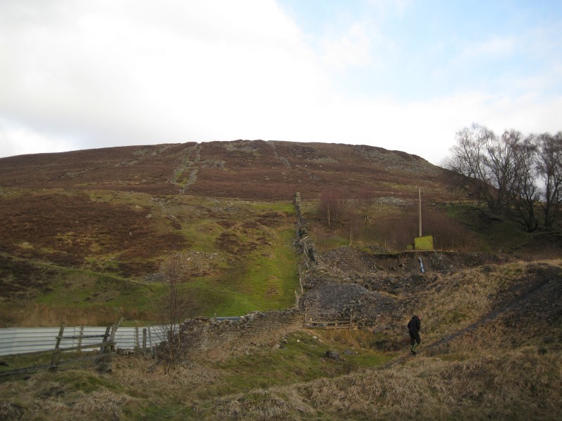 IMG_5632.JPG - Smoke flue on the left, explosives magazine on the right.