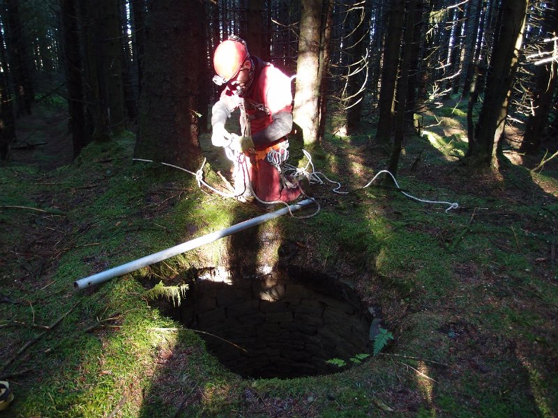 PA164153.JPG - Rigging the 1st shaft.